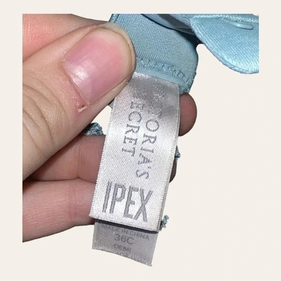 0264. VICTORIA’S SECRET‎ PADDED BRA UNDERWIRE SIZE 36C - Picture 7 of 7